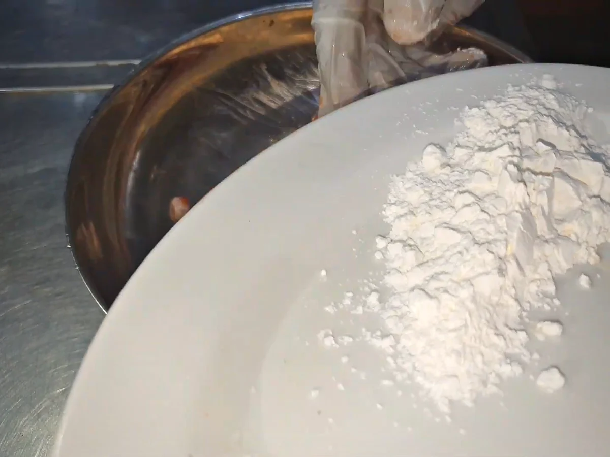 White pepper, salt, chicken powder and cornflour for beef chilli dry marinade