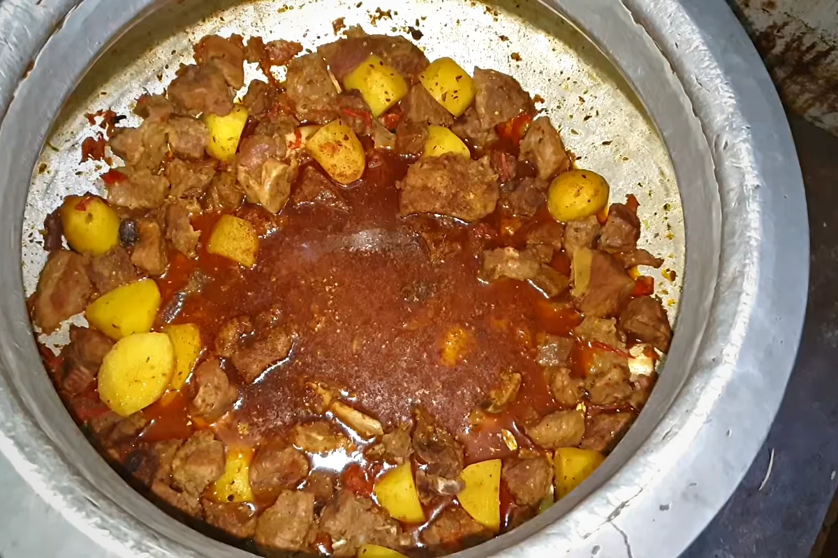 Juicy beef korma with potatoes for raseeli beef biryani