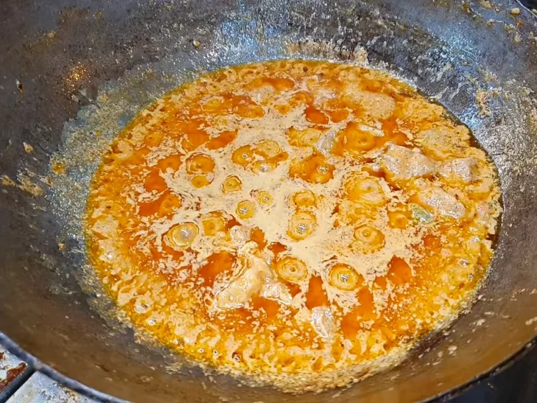 Finished creamy mutton handi in a karahi at Yadgar Shinwari