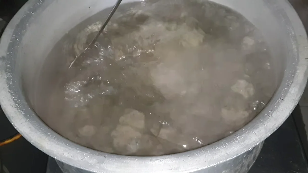Water boiling in a pot for the rice