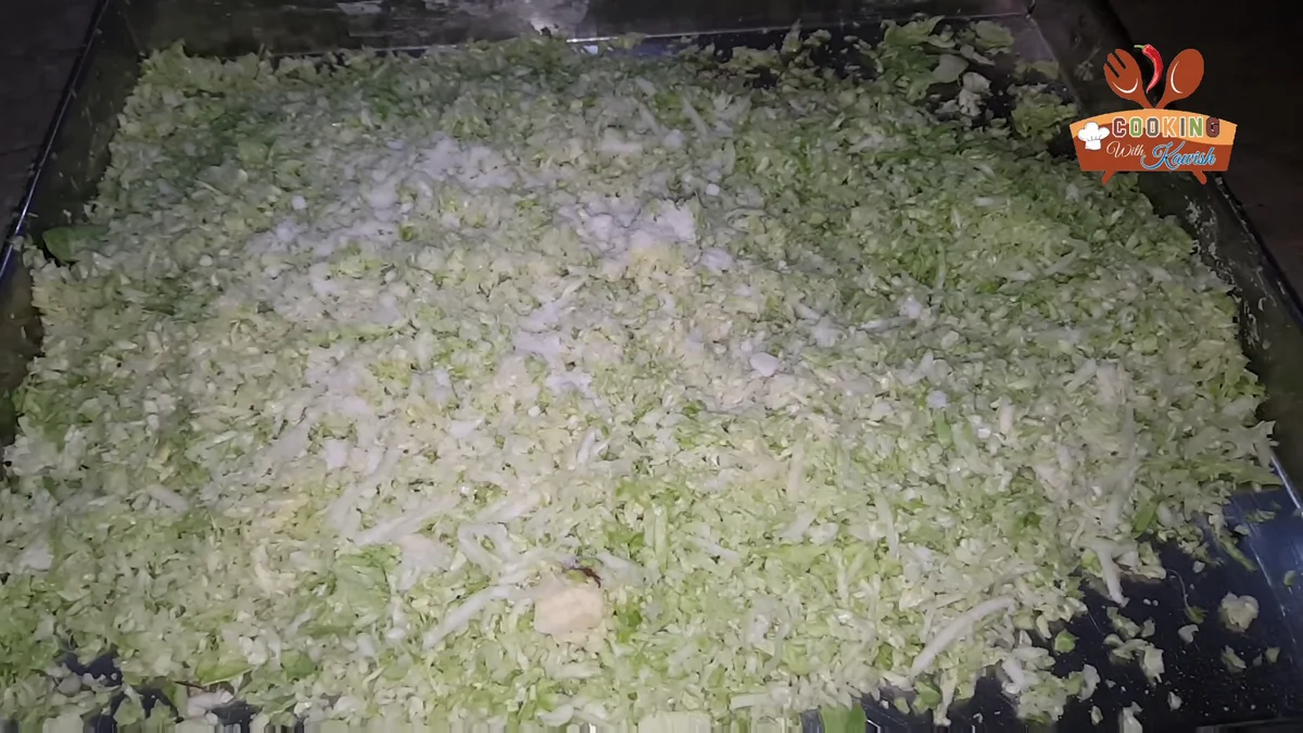 Finely shredded cabbage for spring roll filling