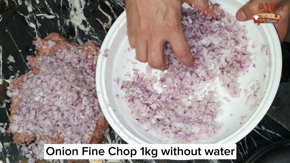 Finely chopped onion added to the chapli kabab mince
