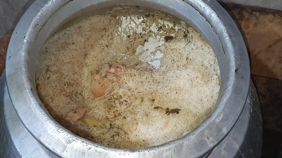 Karachi chicken pulao rice after the dum in the deg
