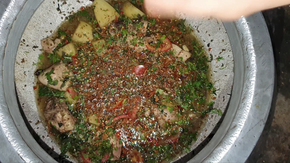 Special topping masala sprinkled over the herbs