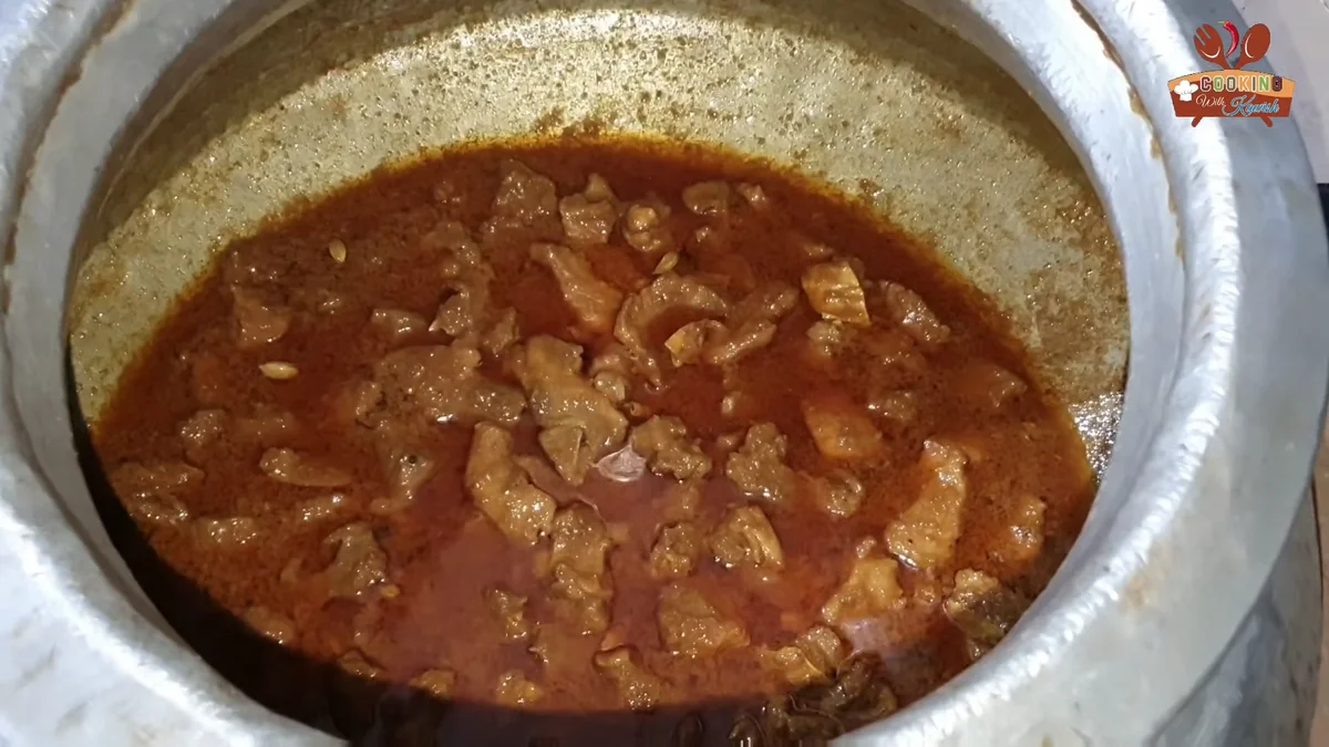 Finished degi danedar beef korma in the deg