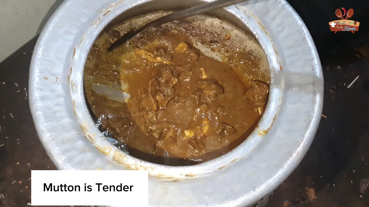 Tender mutton in a thick brown gravy
