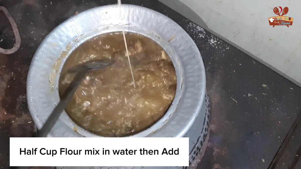Flour mixed in water being added to the kunna