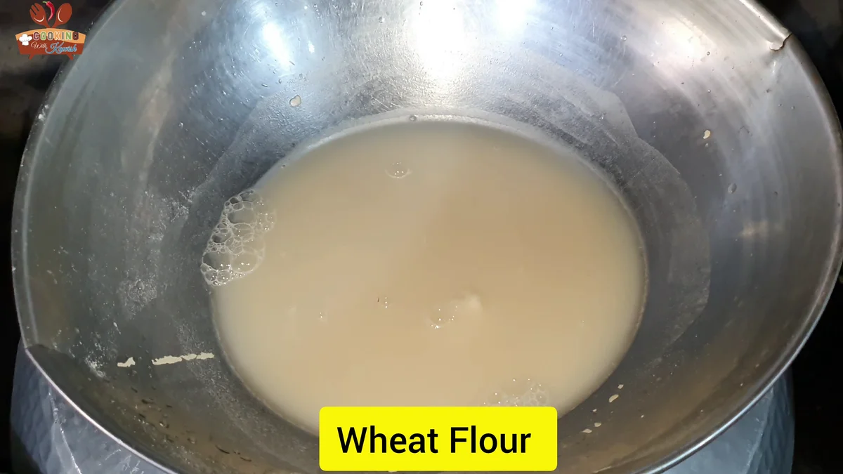 Wheat flour mixed in water to thicken the gravy