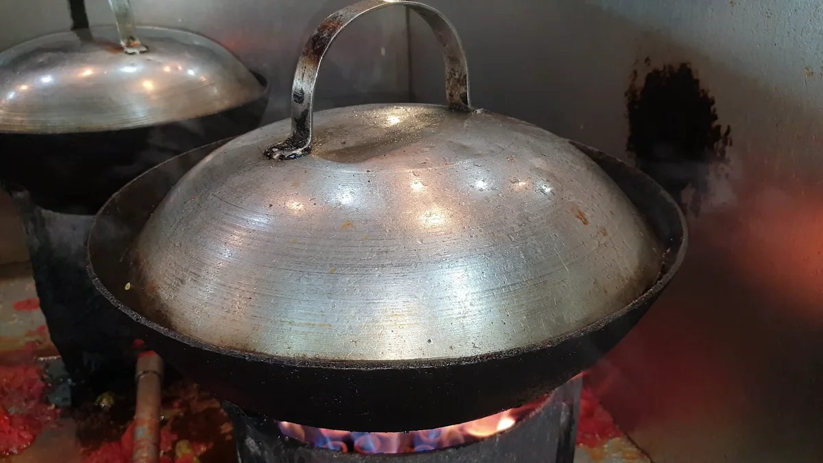 Karahi covered with a lid