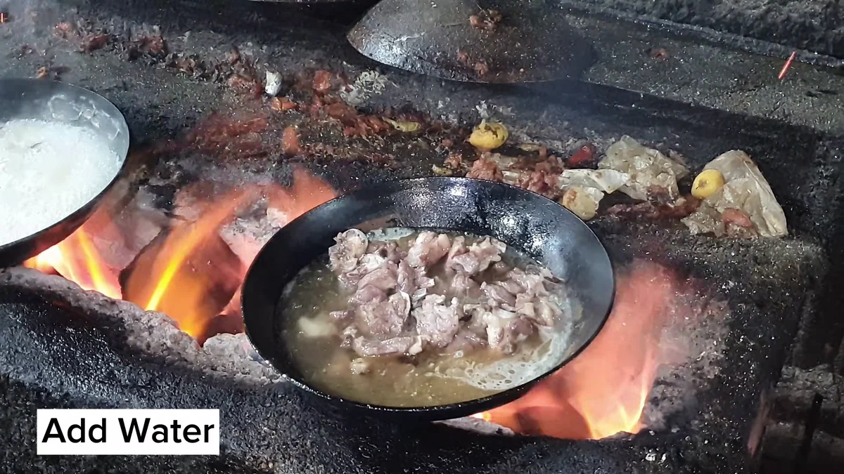 Water added to the mutton in the karahi