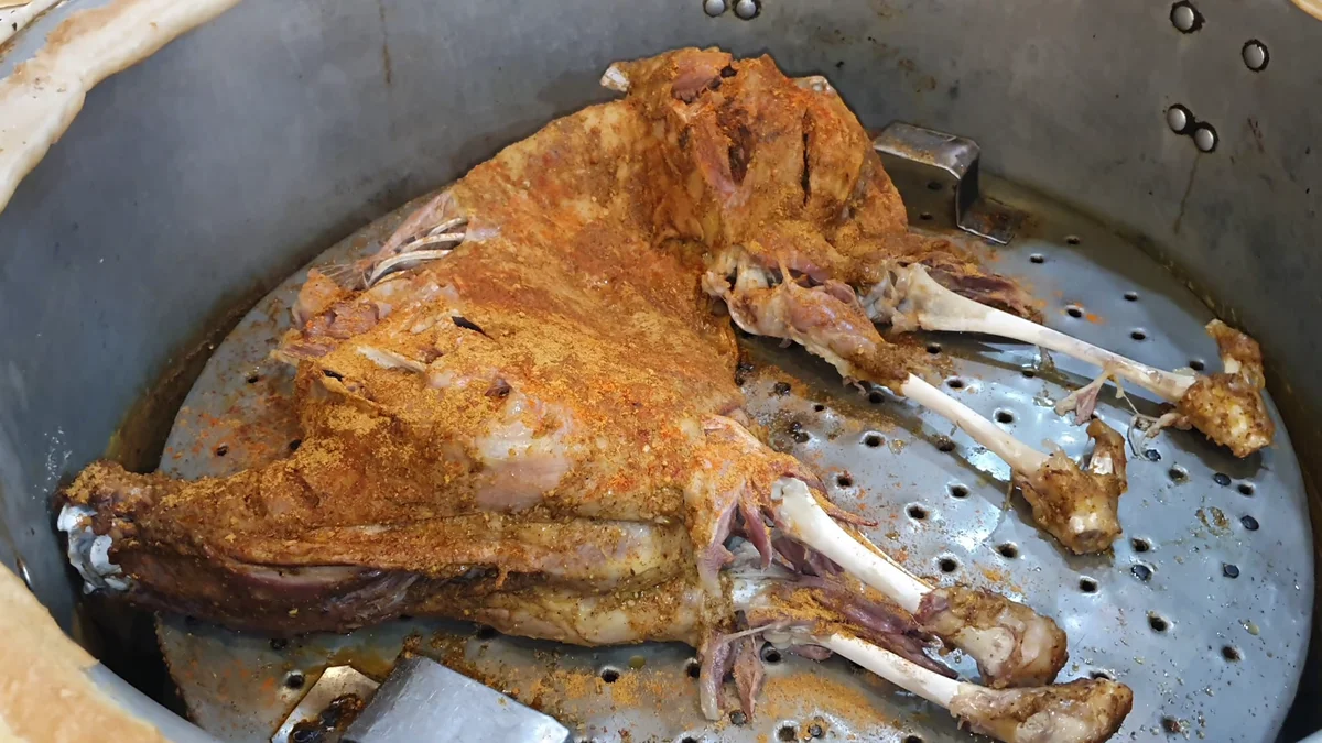 Whole mutton after steaming in the pot